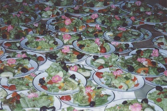 Many_salad_plates